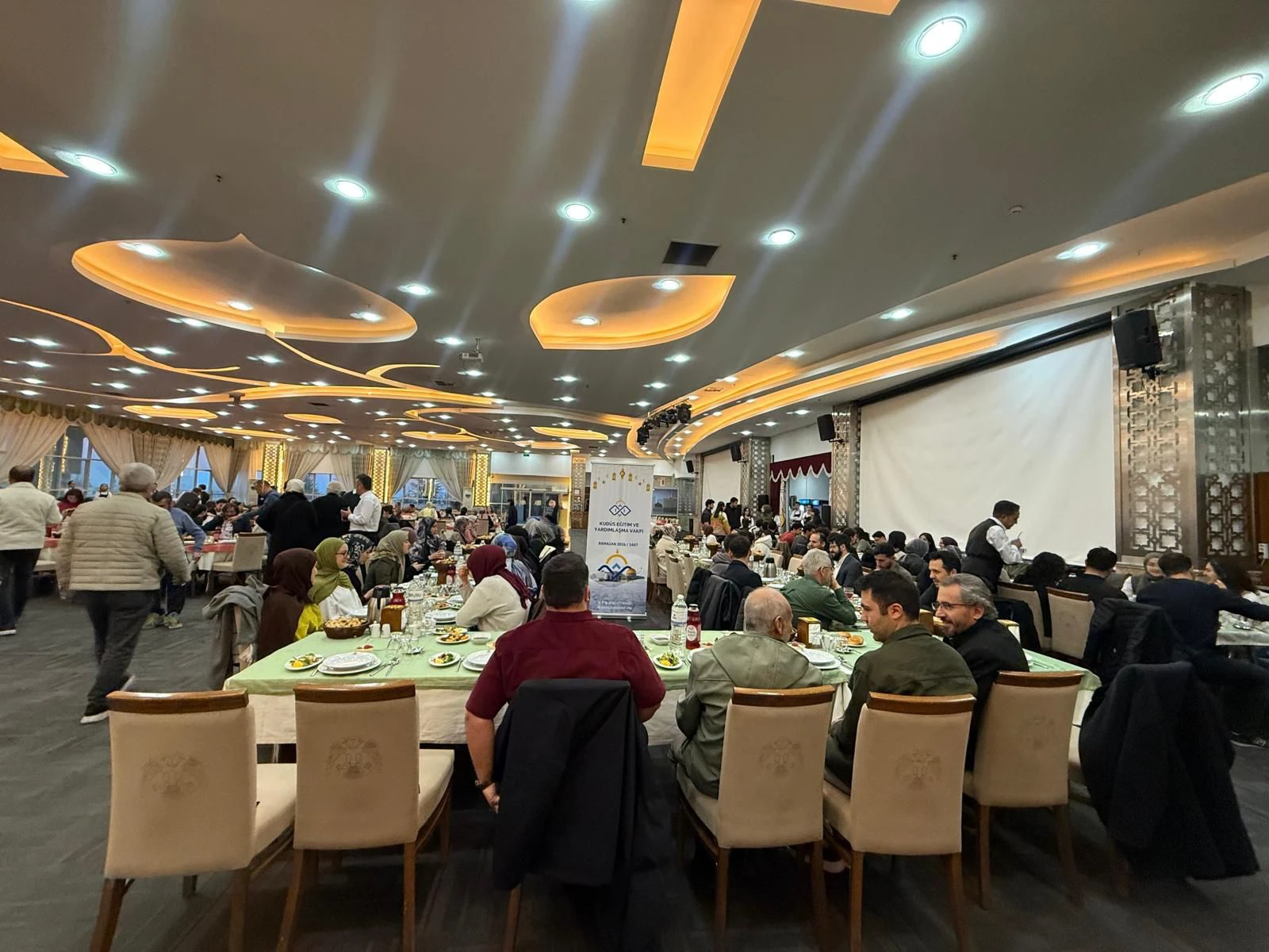 İLEDEP Hikme Öğrencileri İftar Sofrasında Bir Araya Geldi